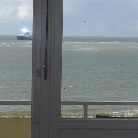 Haus Seeblick 14 *